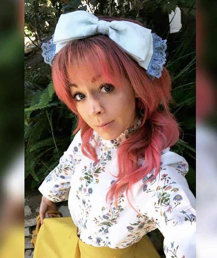 Lindsey Stirling Hot Pictures Will Drive You Nuts For Her Besthottie